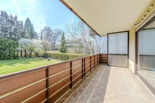 Balkon - 1 Zimmer Mehrfamilienhaus, Wohnhaus in Ludwigsburg