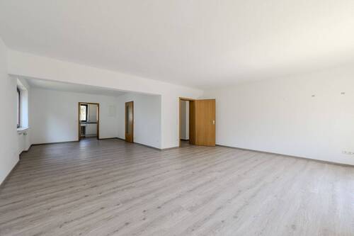 Wohn-/Esszimmer EG - 