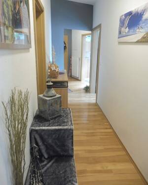 Flur.JPG - 3 Zimmer Etagenwohnung in Neustadt an der Aisch