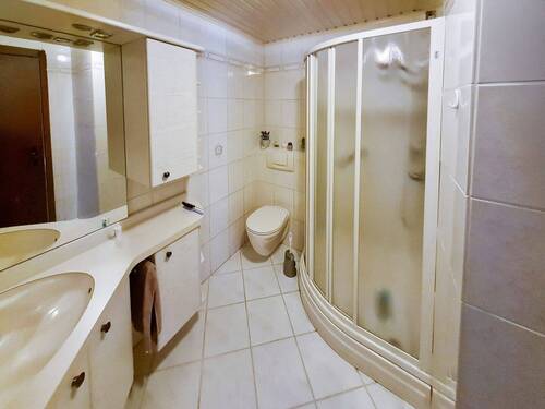 neuwertiges Duschbad - 