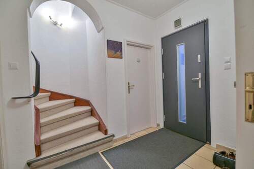 Flur - 5 Zimmer Reihenmittelhaus in Lübeck