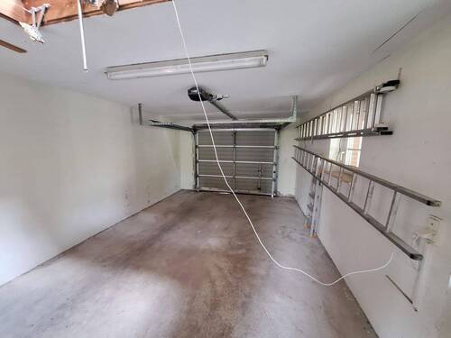 Garage - 