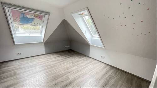 Kind 2 im DG - 