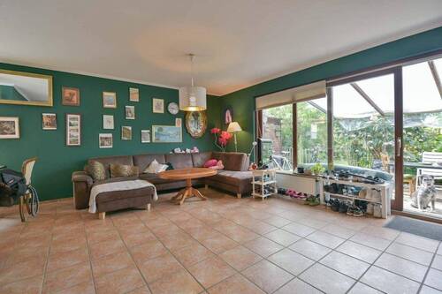 Wohnzimmer - 5 Zimmer Mehrfamilienhaus, Wohnhaus in Lübeck