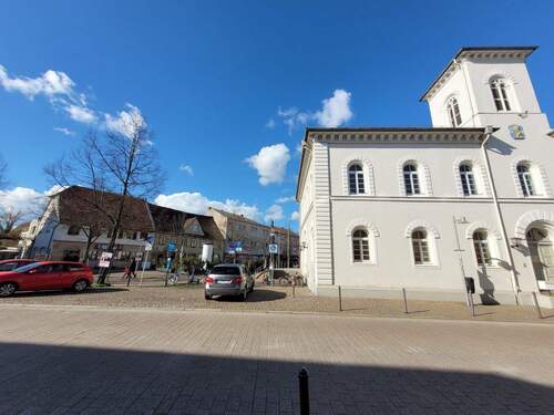 Ansicht vom Haus aus - Mehrfamilienhaus, Wohnhaus zum Kaufen in Ludwigshafen