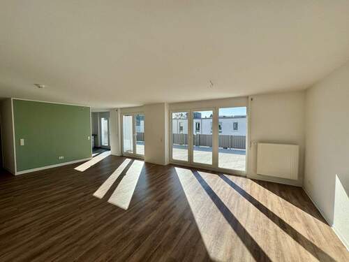 Wohnzimmer m. Zugang zum Balkon - Etagenwohnung mit 123,10 m&sup2; in Kaiserslautern zum Kaufen