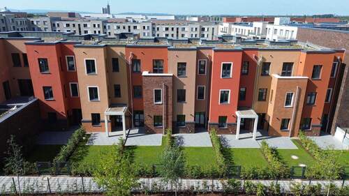 Rückansicht.JPG - 5 Zimmer Mehrfamilienhaus, Wohnhaus zur Miete in Hannover