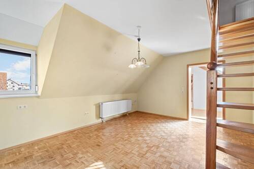 Esszimmer im OG mit Treppe zum DG - Einfamilienhaus mit 192,00 m² in Kemmern zum Kaufen