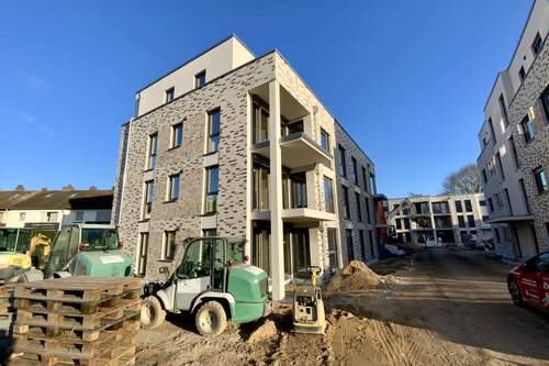 Blick auf Haus 1 - 3 Zimmer Etagenwohnung in Lübeck