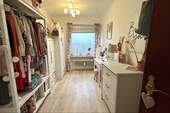 Ankleide/ Kinder-/Arbeitszimmer - 