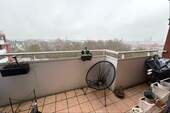 großzügiger Balkon mit Weitblick - 
