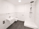 Bad mit Dusche - 