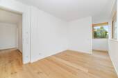 Schlafzimmer mit Ankleide - 