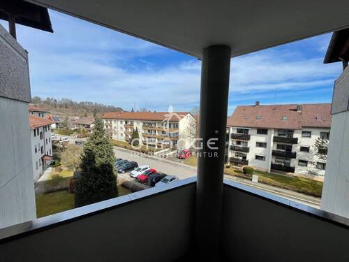 Blick vom Laubengang - 3 Zimmer Etagenwohnung zum Kaufen in Wolfratshausen