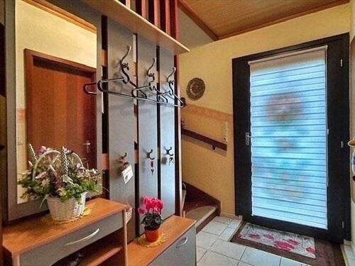 Eingangsbereich - 4 Zimmer Einfamilienhaus zum Kaufen in Weisendorf