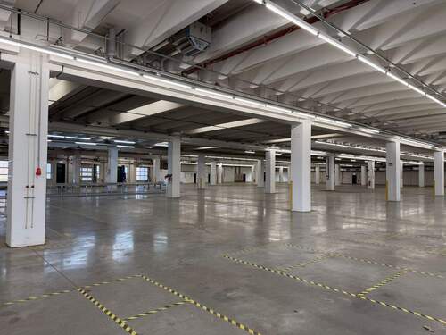 IMG_0504.JPG - Halle zur Miete in Herrenberg