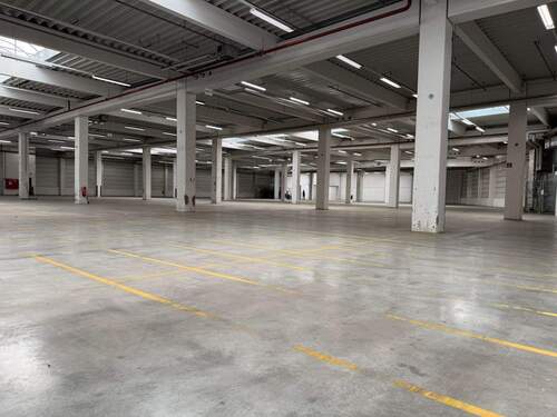 IMG_0513.JPG - Halle in Herrenberg zur Miete