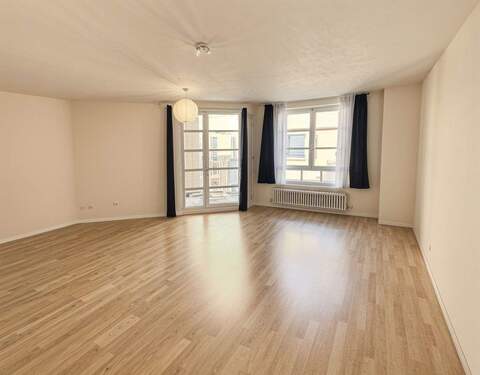 Wohnzimmer - Etagenwohnung mit 66,00 m&sup2; in Reutlingen zum Kaufen