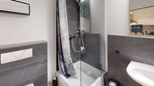 Bathroom (7) - Etagenwohnung mit 25,00 m² in Frankfurt am Main zur Miete