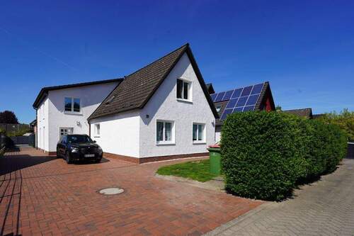 Wohnhaus Front L - Großes EFH mit 6 Zi. und Einliegerwhg. mit großen Garten in ruhiger Top Lage!