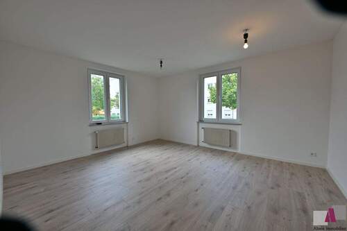 Zimmer 2 - 3 Zimmer Etagenwohnung zum Kaufen in Weil am Rhein