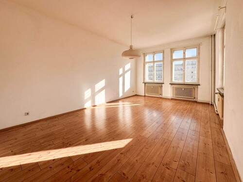 Wohnzimmer - 2 Zimmer Etagenwohnung zum Kaufen in Berlin