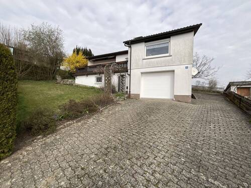 Hausansicht - 3 Zimmer Einfamilienhaus zum Kaufen in Oberleichtersbach