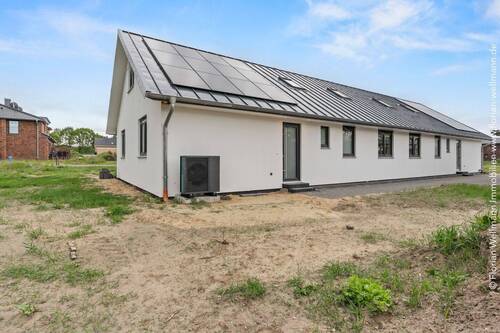 Aussenansicht (Vorne) - 7 Zimmer Doppelhaushälfte in Selsingen