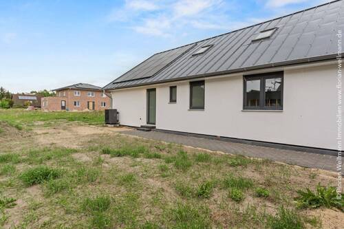 Aussenansicht (Vorne) - Doppelhaushälfte mit 155,50 m² in Selsingen zum Kaufen