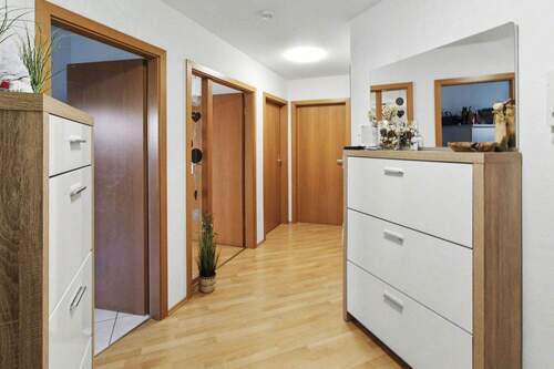 Flur - Etagenwohnung mit 102,00 m&sup2; in Geislingen an der Steige zum Kaufen