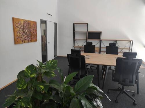 Umi - Büro zur Miete in Neuss