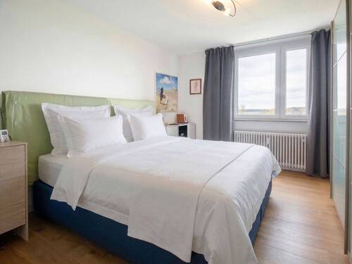 Einladendes Schlafzimmer mit stilvollem Wohngefühl - 3 Zimmer Etagenwohnung zum Kaufen in Kornwestheim