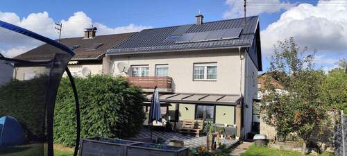 Hausansicht vom Garten - Gepflegtes Reihenendhaus mit großem Grundstück in Illingen