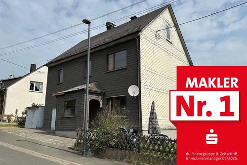 Straßenansicht - Renovierungsbedürftige Immobilie in ruhiger Lage