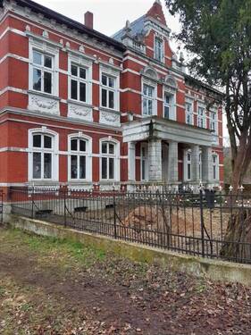 Vorderansicht von der anderen Seite - 