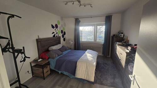 Schlafzimmer - 2 Zimmer Etagenwohnung zur Miete in Hochheim am Main