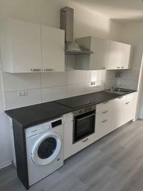 Voll ausgestattete Küche - 2 Zimmer Etagenwohnung in Hochheim am Main