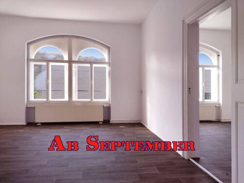 Wohnzimmer - Geräumige Etagenwohnung in Zentrumsnähe