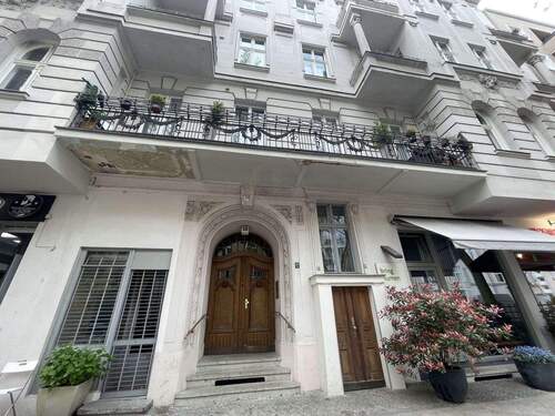 1 - Elegantes Altbau Apartment mit Lift und Sonnenbalkon