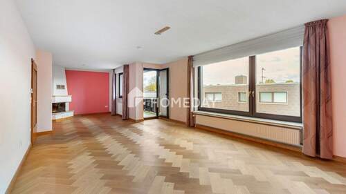 1. OG Wohnzimmer 1 - 