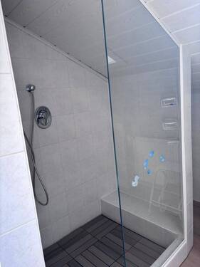 Bad im Dachgeschoss - 