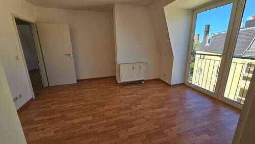 Wohnzimmer - 2 Zimmer Etagenwohnung in Dresden