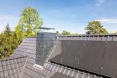 Blick über das neue Dach mit Photovoltaik - 