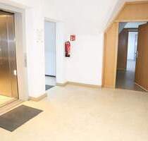 NIEBÜLL, 4 ZIMMER DACHGESCHOSSWOHNUNG MIT SCHÖNEM WEITBLICK + FAHRSTUHL