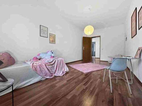 Kinder-/ Arbeitszimmer - 