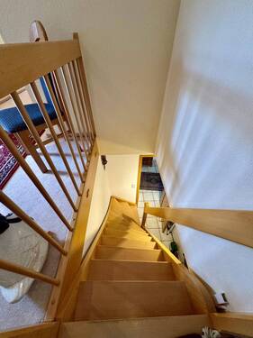 Holztreppe in das Dachgeschoss - 
