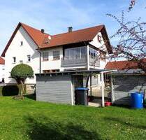 Attraktives Zweifamilienhaus mit Garagen, Stellplätzen und zusätzlichem Grundstück! - Gingen an der Fils