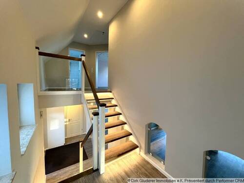 Treppe - Einfamilienhaus mit 210,00 m² in Quickborn zur Miete