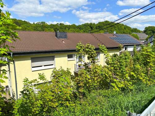 Wohnansicht - 4 Zimmer Gewerbeobjekt (Büro, Produktion, Verkauf) zum Kaufen in Reichshof