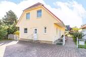 Hausansicht - 7 Zimmer Einfamilienhaus zum Kaufen in Berlin-Staaken